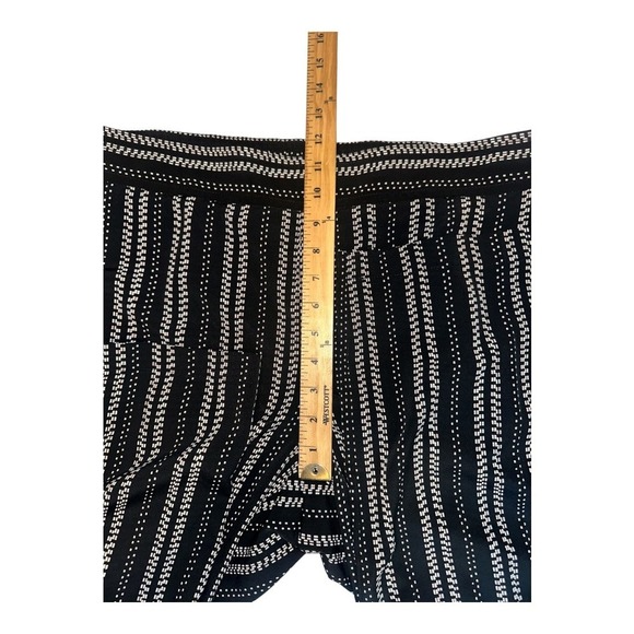 Roz & Ali Black/White Striped Wide Leg Capri Pants, 1x - Picture 6 of 7